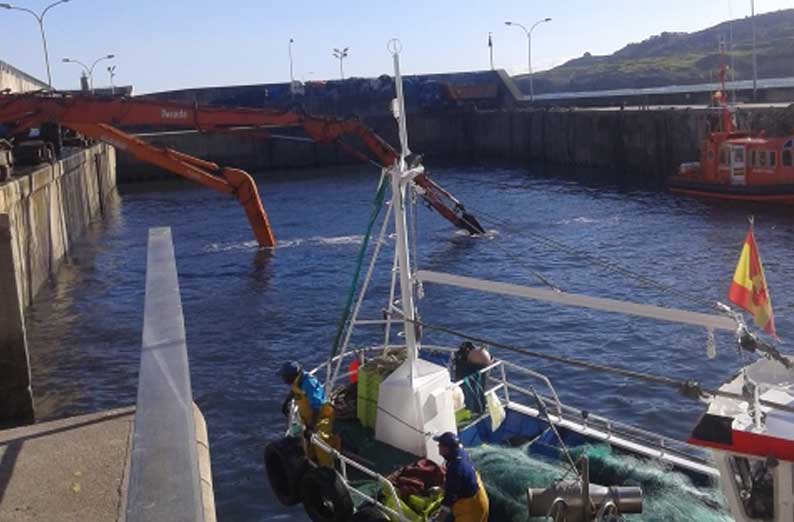 obras dragado puerto de llanes posada