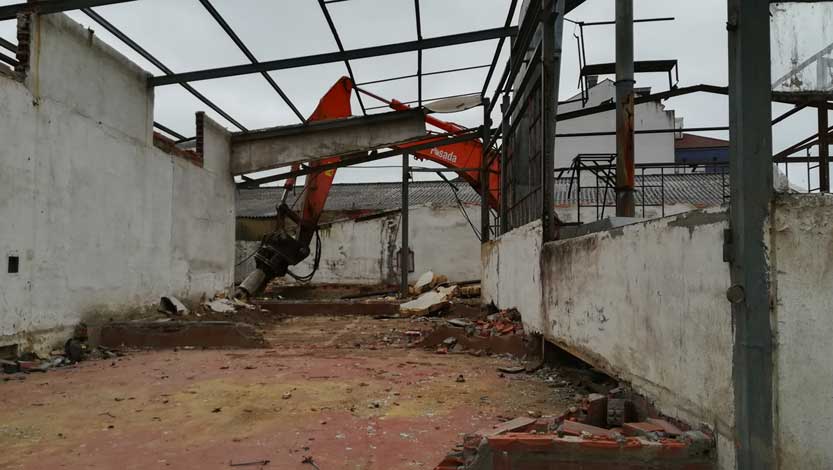 demolicion edificio muebles Campa Lugones Asturias